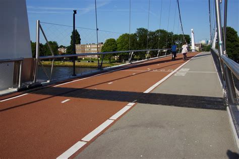 Dafne schippersbrug is a voet(gangers)brug, brug located at johan wagenaarkade in utrecht (agglomeratie). Dafne Schippersbrug (Utrecht, 2017) | Structurae