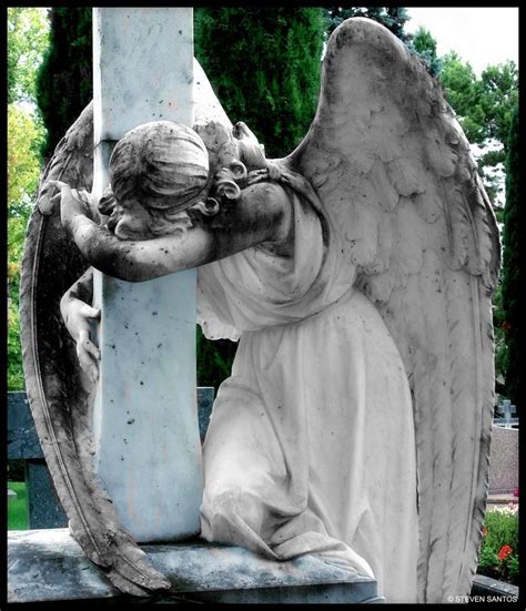 Weeping Statue Of Angel Cemetery Angels Cemetery Statues Cemetery