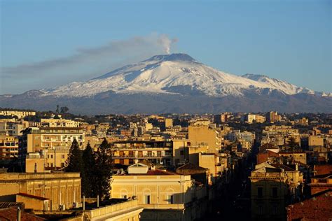 Włochy erupcja wulkanu Etna na Sycylii Zdjęcia przerażają