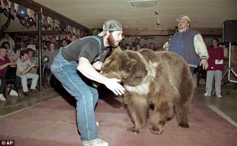 Vintage Photos Show Men Wrestling A Bear For Fun In An Alabama Bar