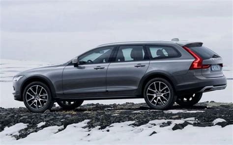 2020 Volvo V90 D5 Cross Country Inscription Four Door Wagon