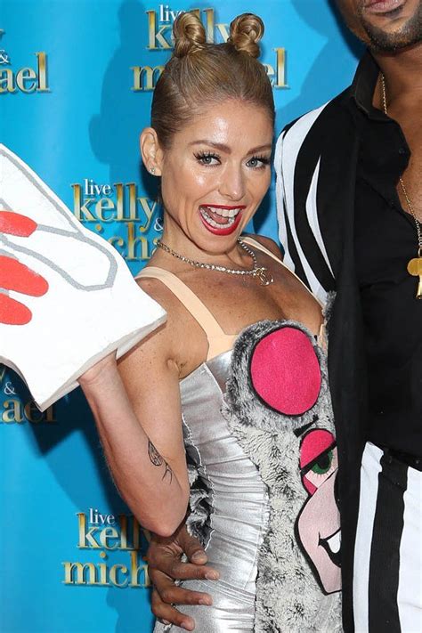 Without A Doubt Kelly Ripa Is The Queen Of Pop Culture Halloween