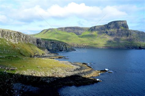 赫布里底群岛阿尔巴近点在苏格兰斯凯岛的尼特点风景上闪耀着美丽的阳光高清图片下载 正版图片307746549 摄图网