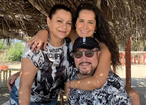 Triunfó El Amor Arturo Peniche Y Su Esposa Celebran 42 Años De