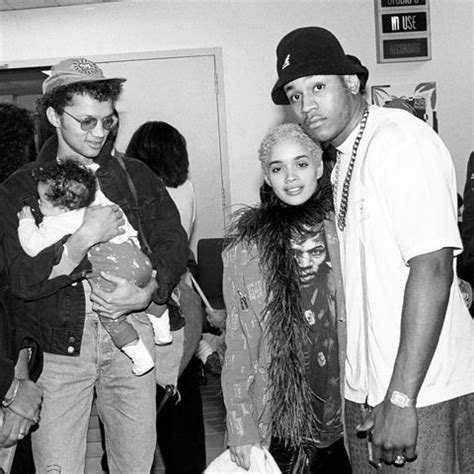 Lisa bonet, 46, and daughter zoe kravitz, 25, shared a family photo on instagram on friday, showing just how alike the two of them look. Zoë Kravitz and Mom Lisa Bonet Are Twins in Throwback Photo