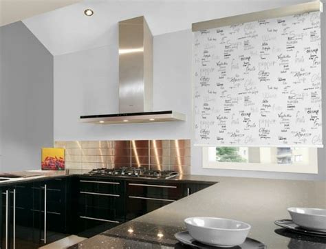 Las cortinas son un elemento decorativo a la par que funcional para cualquier tipo de estancia. GUÍA DE CORTINAS, ESTORES, ENROLLABLES...PARA TU COCINA
