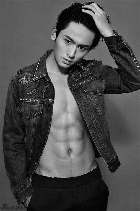 Learn how rich is he in this year and how he spends money? Zhang Zhehan's abs!!! | นักแสดง, คนดัง