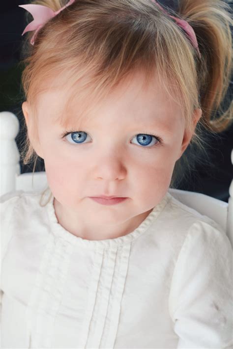Little Girl Blue Eyes Blonde Hair Toddler Girl Crianças