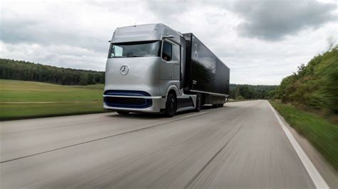 Daimler Trucks Pr Sentiert Technologiestrategie F R