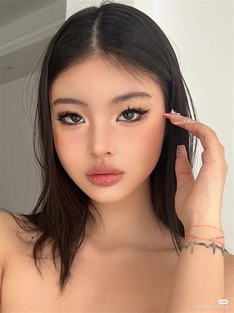 Lllu1s Gesicht Schminken Asiatisches Makeup Kreatives Makeup