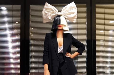 Sia — the greatest (музыка из шоу ''танцы на тнт'' 7 сезон 20 выпуск). Sia Denies Resurfaced Blackface Photos: 'I Was Painting ...