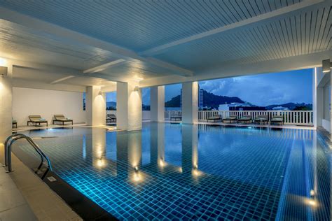 On 13 february 2004 the town was elevated to city status ( thesaban nakhon , thai : Novotel Phuket City Phokeethra - สระว่ายน้ำ