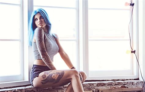 Suicide girl diamond dolly The Story