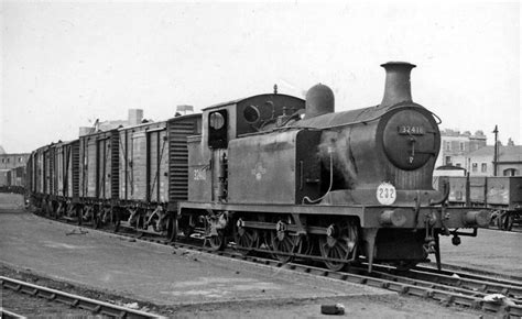 32418 Class E6 0 6 2t Train Locomotive British Rail