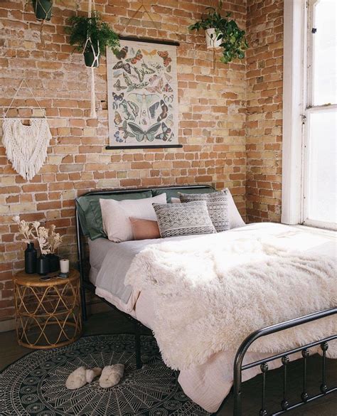 20 Bedroom With Brick Wall