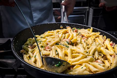 7 Myths About Cooking Pasta That Just Never Want To Go Away