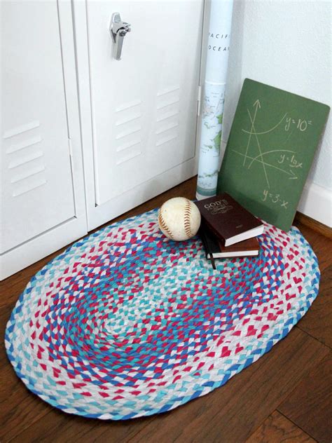 A Braided Rug Made From Upcycled T Shirts How Tos Diy