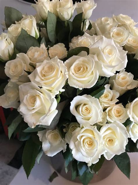 White Roses White Rose Bouquets For Sale Globalrose