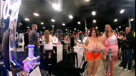 Demora Expo Exxxotica