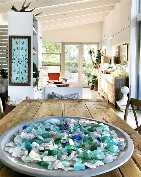 There are countless ideas for displaying your sea glass, from creating a piece of wearable jewelry to using it as a home decorating accent. Sea glass display | Sea glass display, Simple nightstand ...
