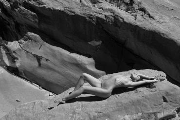 Nude Model Ivonne Photographed By Benedikt Schmucker