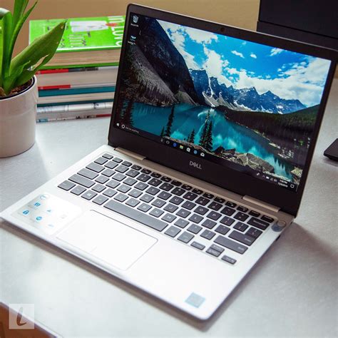 اذا اردت تعريف لاب توب او جهاز مكتبى او تابلت الخ أعمل في مجال الصحافة الإلكترونية منذ عام 2013 وحتى الآن، عملت في العديد من المواقع التقنية. Dell Inspiron 7370 Laptop Review: Out of Date, But Still Holds Up