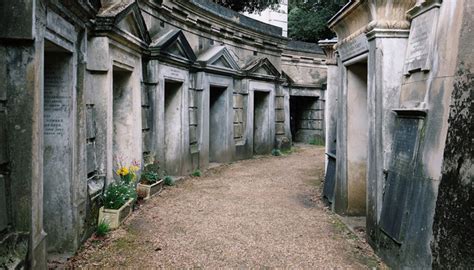 10 Most Haunted Cemeteries In The Uk Higgypop Paranormal