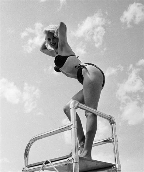 Jayne Mansfield Poeses In An Bikini At The Dunes Hotel Las Vegas 1950s