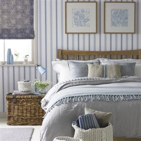 Grey and white striped bedroom. Gorgeous Striped Wallpaper for Any Room - 22 pics ...