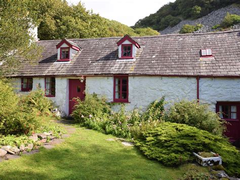 3 Bedroom Cottage in North Wales, Arthog - Dog Friendly Holiday Cottage