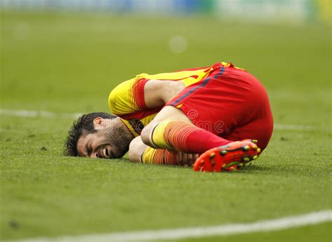 Cesc fàbregas scouting report table. De Jonge Vrouw Verwondde Haar Been Van Het Vallen Van Zijn ...