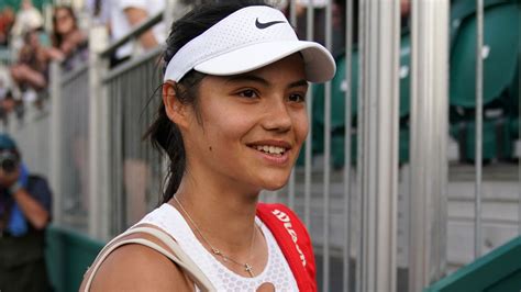 Jul 11, 2021 · emma raducanu is a british professional tennis player. Emma Raducanu tipped for a bright future as she continues her dream Wimbledon run | Tennis News ...