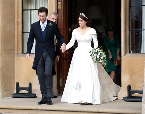 21 Beautiful Pictures Of Princess Eugenie S Wedding Dress We Can T Stop