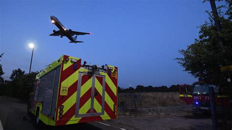 Firefighters Tackle Grass Blaze Near Heathrow Airport Bt