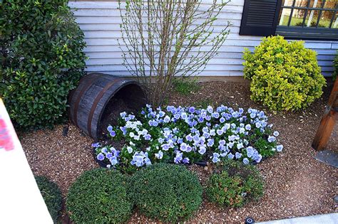 One trend that is quickly gaining popularity is the spilled flower pot. 15 Spilled Flower Pots That Turn Your Flowers Into Streams ...