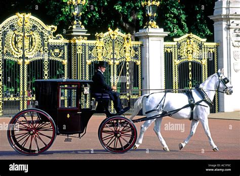 Horse Drawn Carriage London High Resolution Stock Photography And