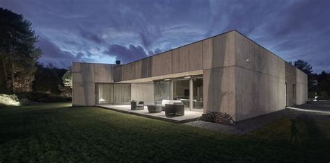 Gallery Of Residential Minimalist Concrete House Nebrau 25