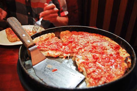 Lou Malnatis Chicago Deep Dish Pizza Empire Expanding To Phoenix