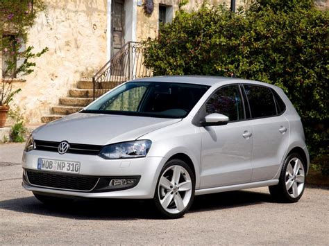 This is now available with a flappy paddle gearbox and that raises an interesting point. New Volkswagen Polo hatchback 2016, prices and equipment ...