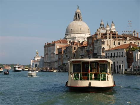 Tourists Take Note Venice Locals To Get ‘vaporetto Priority Boarding