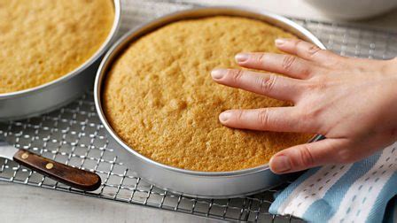 Follow this recipe to discover, it's not just mary berry who knows how to make this classic cake. BBC - Food - Techniques : Testing to see if a cake is cooked