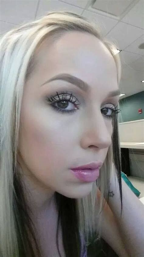 Blonde Bombshell Lashes By Younique 3d Mascara Hd Brows By Younique