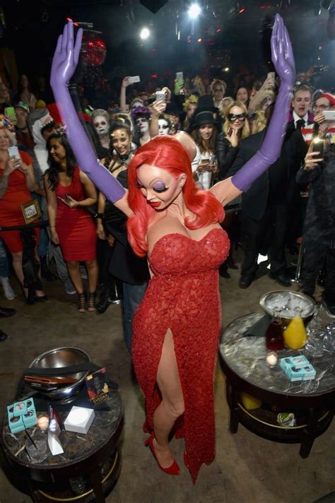 Model dresses as jessica rabbit for her 16th annual halloween party in new york citylike mitchell wiggs for new videos every day! Heidi Klum's transformation to "Jessica Rabbit" wins ...