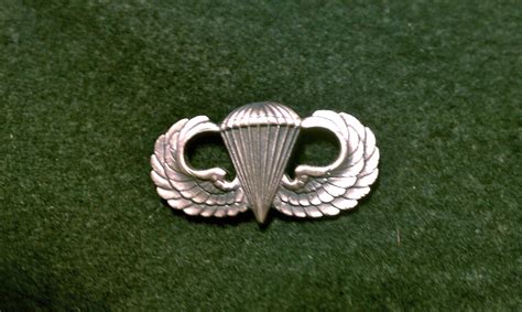 Jump Wings Us Army Basic Parachutist Badge Ar 600 8 22 Flickr