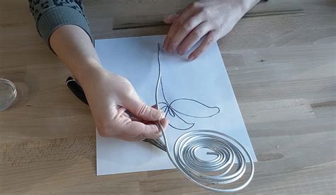 How To Make An Easy Diy Wire Sculpture Grab The Free Art Template