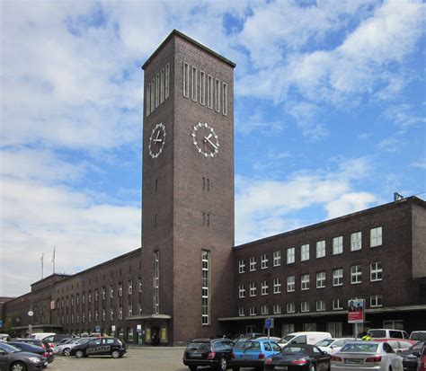 E insatzkräfte haben am freitagmorgen den düsseldorfer hauptbahnhof vorübergehend evakuiert, nachdem dort ein brandsatz in flammen aufgegangen war. Spurensuche: Der Hauptbahnhof Düsseldorf - Düsseldorf