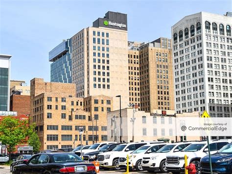Herrick Co Pays 150m For Detroit Office Tower Commercial Property