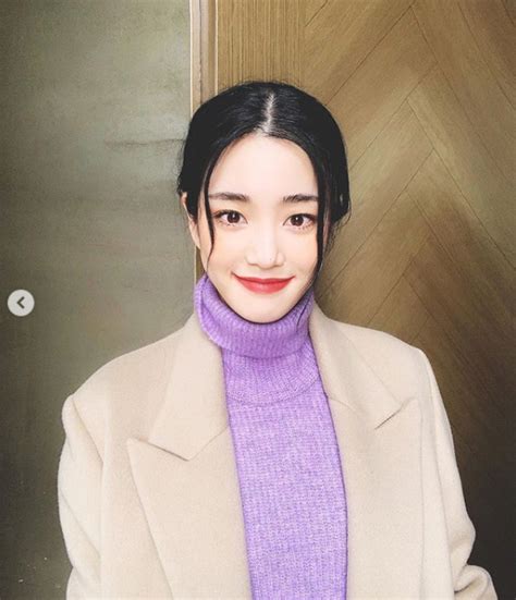 Explore tweets of 반동결))리즈 @normal_wizone on twitter. 이유비, '엄마 견미리' 리즈시절이 그대로? 한 폭의 그림 같은 ...