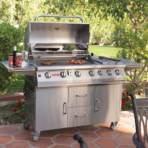 The bull products angus is hard to look away from if you are planning your first or upgrading an existing outdoor grill station. Bull 7 Burner Premium BBQ Grill Cart - Gas Grills at Hayneedle