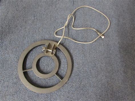 The use of metal detectors in airports is for scanning a person and their property when they enter the airport. Lot Detail - RADIO SHACK DISCOVERY 3000 METAL DETECTOR